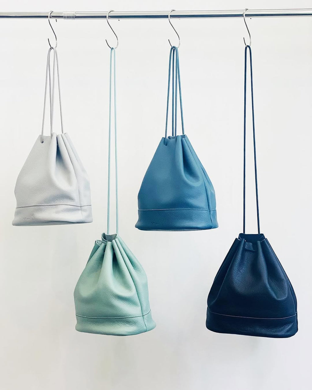 手にするたび気分が上がる!色もかたちも愛おしい、犬山生まれの本革アイテム