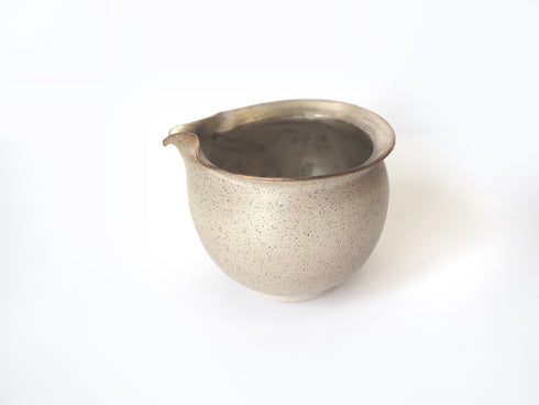 甚秋陶苑/白茶梅