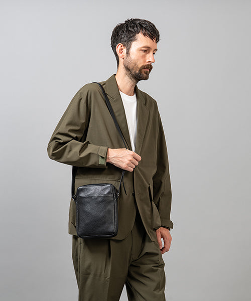 ショルダーバッグMR.OLIVE E.O.I/バーティカルスモールショルダー