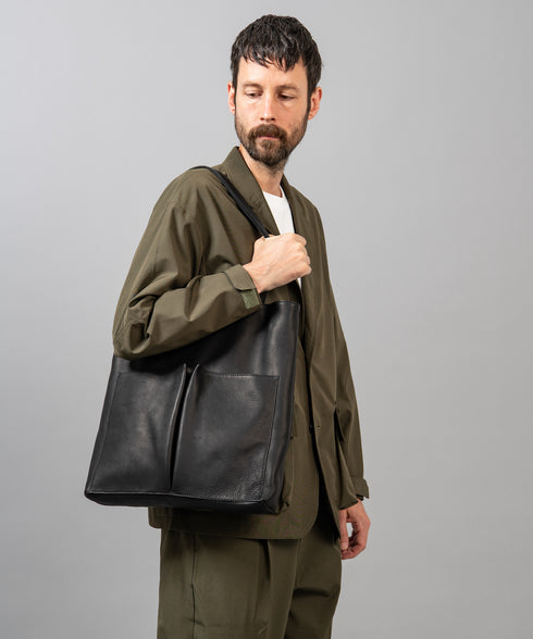 MR.OLIVE E.O.I / WATER PROOF WASHABLE LEATHER / GUSSET POCKET TOTE BAG / ミスターオリーブイーオーアイ / ウォータープルーフウォッシャブルレザー / ガゼットポケットトートバッグ