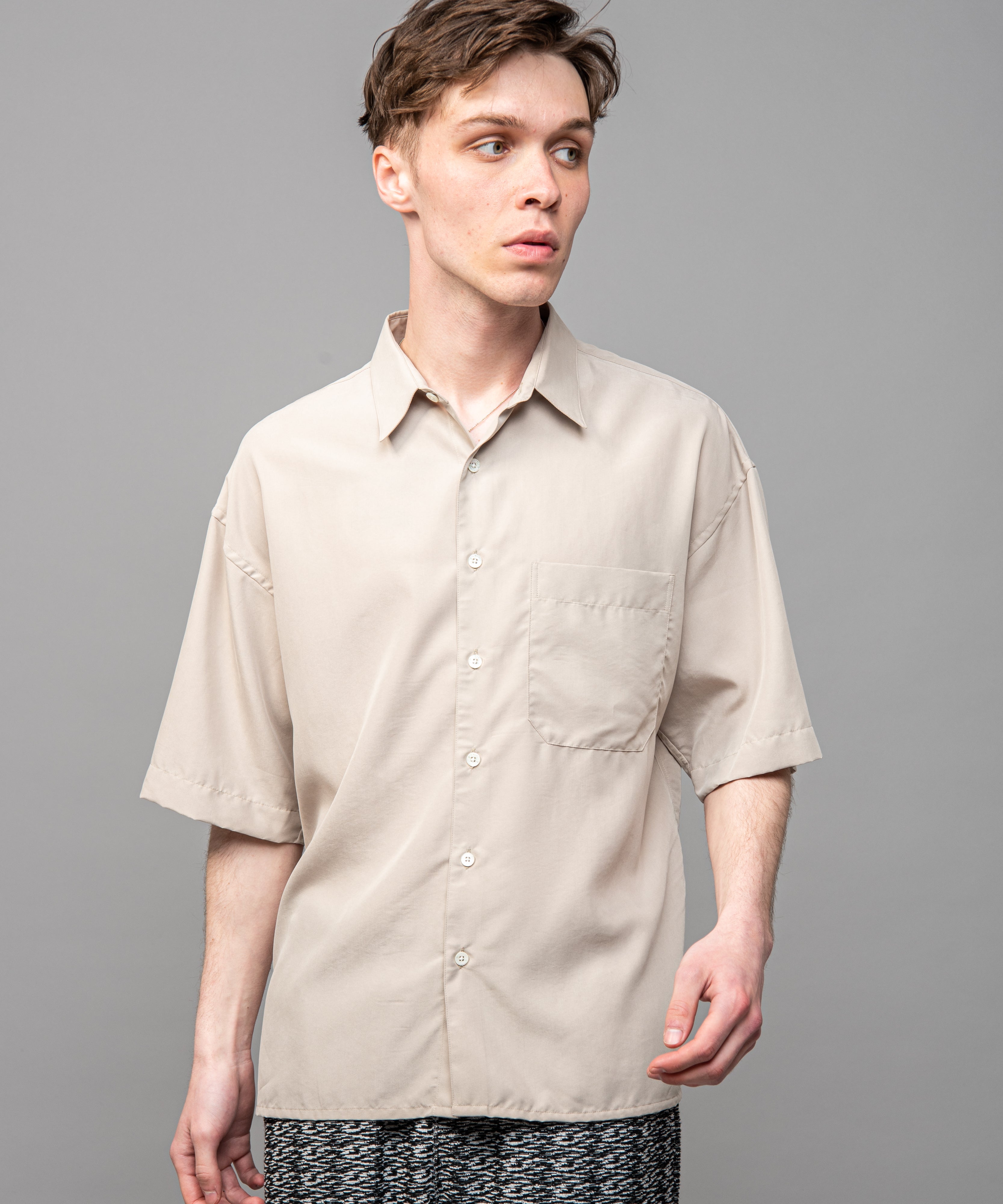 MR.OLIVE / T/R POWDER CLOTH / SQUEARE CUT S/S SHIRT / ミスター 