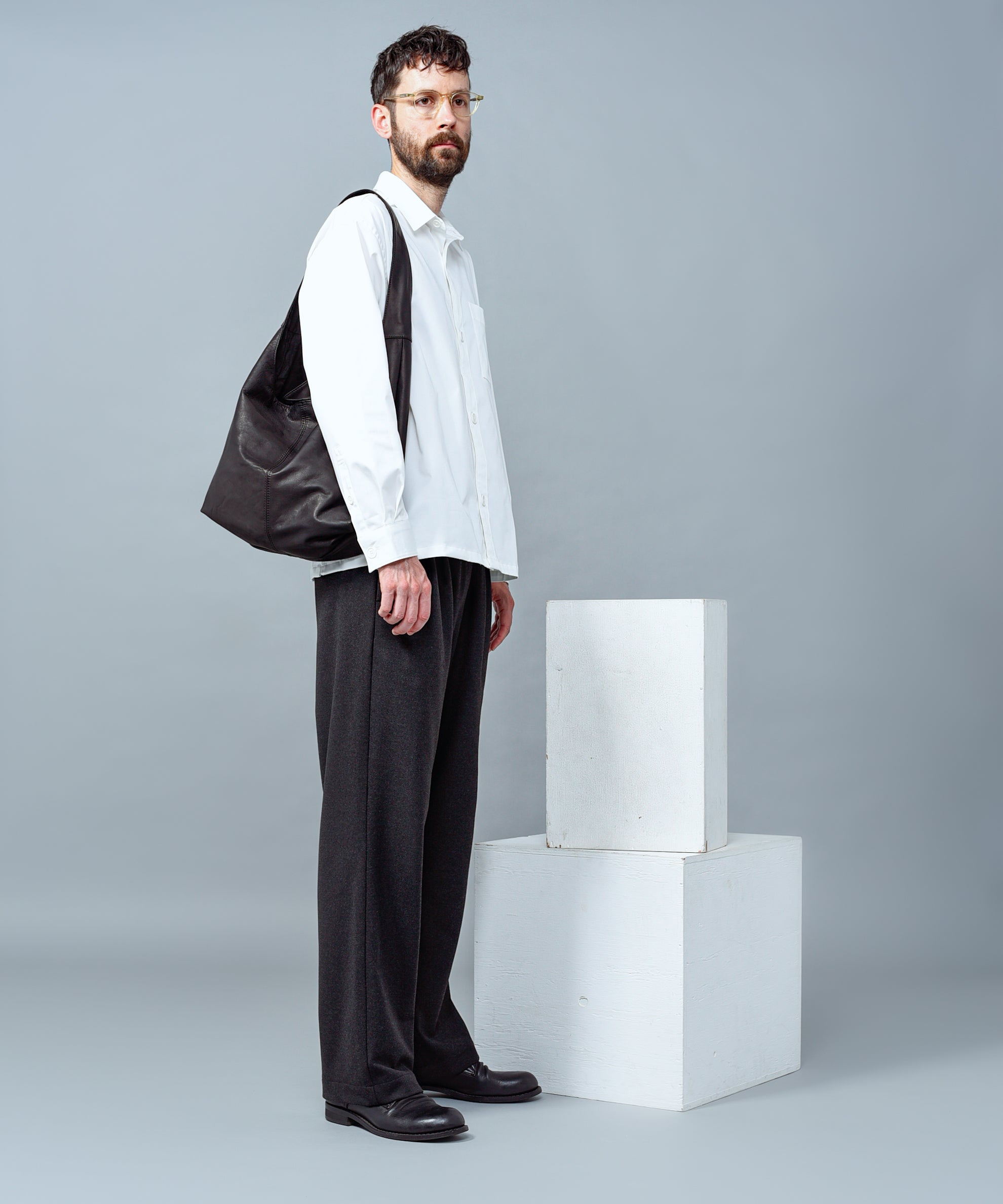 MR.OLIVE E.O.I / WATERPROOF LIGHT LEATHER ECO TOTE / ミスター 